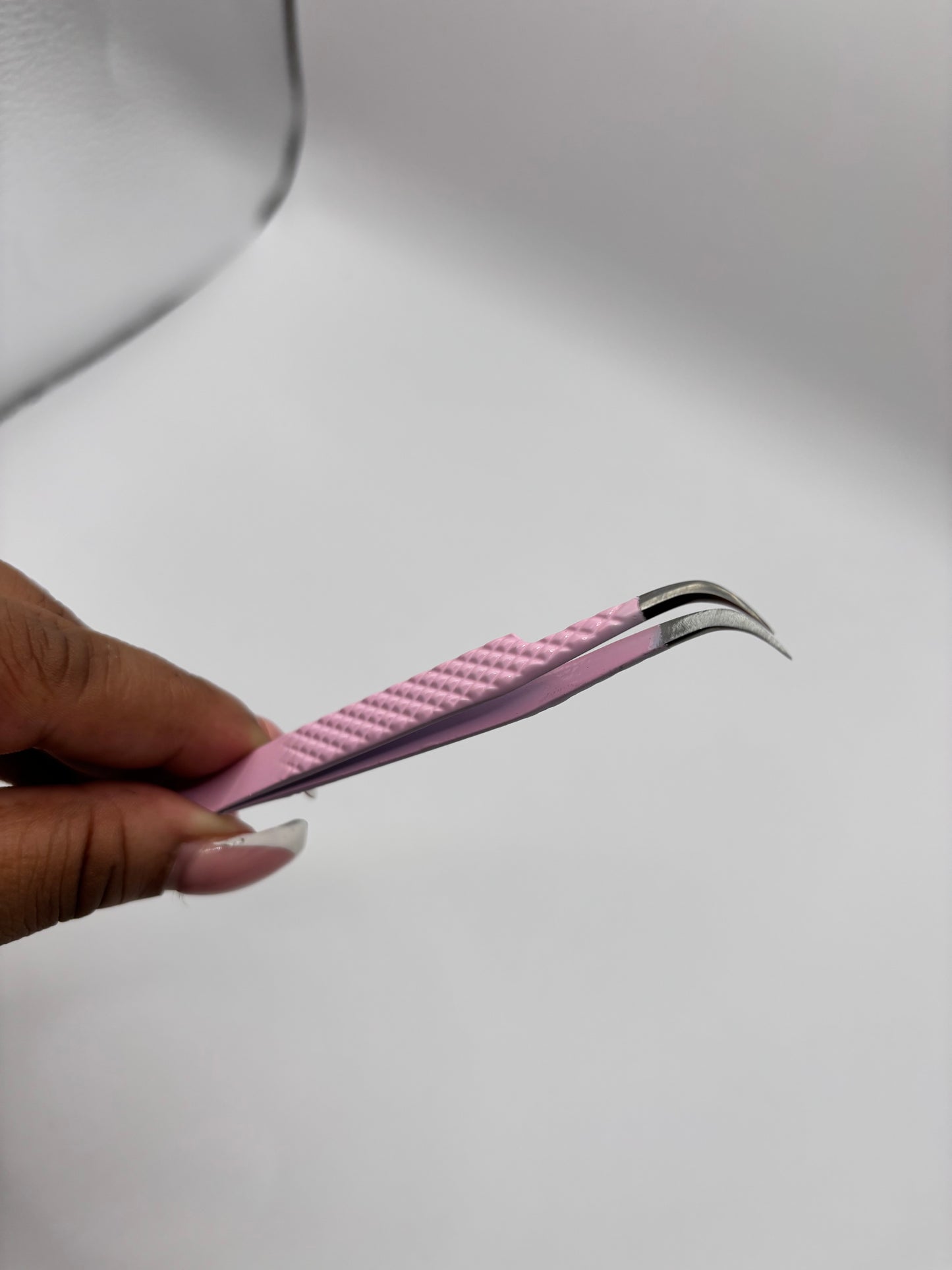 Strong curve tweezer